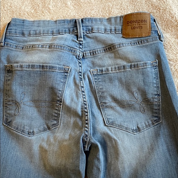 Denizen from Levi's Light Blue Skinny Jeans - Picture 4 of 5